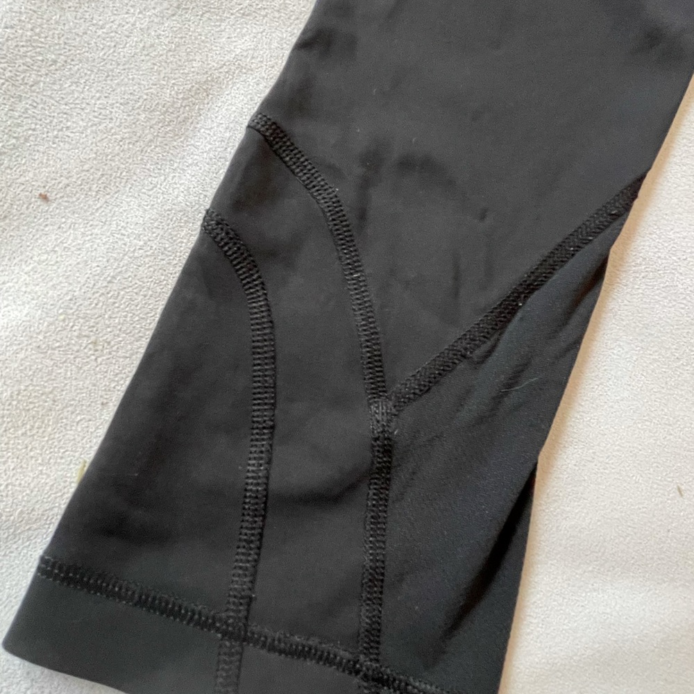 Lululemon Compression Workout Capris - image 6